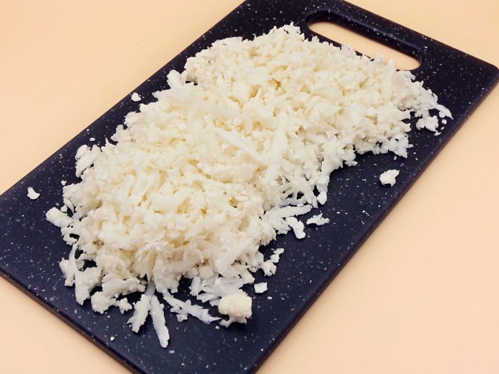 wegetarianskie bolognese z kalafiora i pieczarek z makaronem przepis