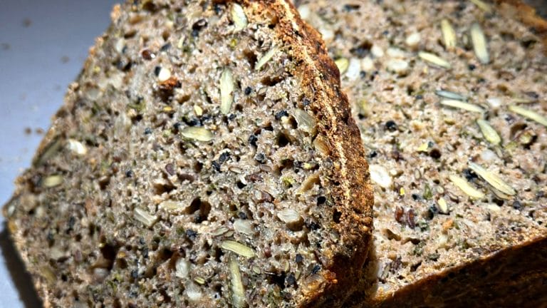 Ile trzeba zjeść kromek pełnoziarnistego chleba, żeby pokryć dzienne zapotrzebowanie na błonnik