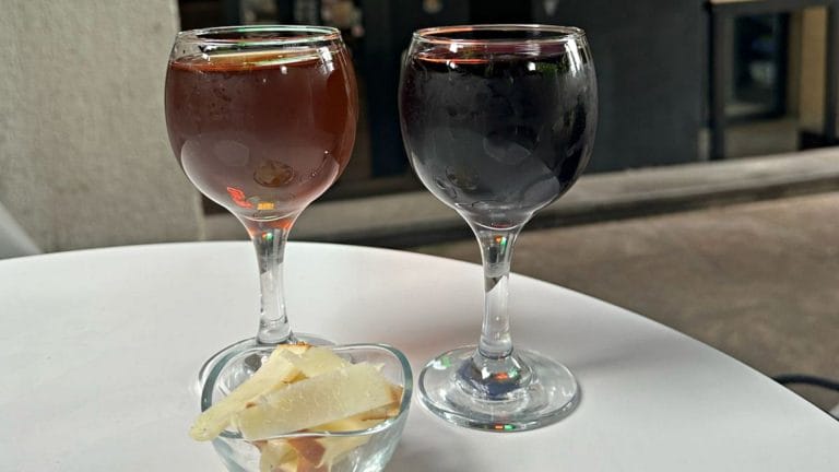 Ile trwa, zanim organizm pozbędzie się alkoholu po dwóch lampkach wina